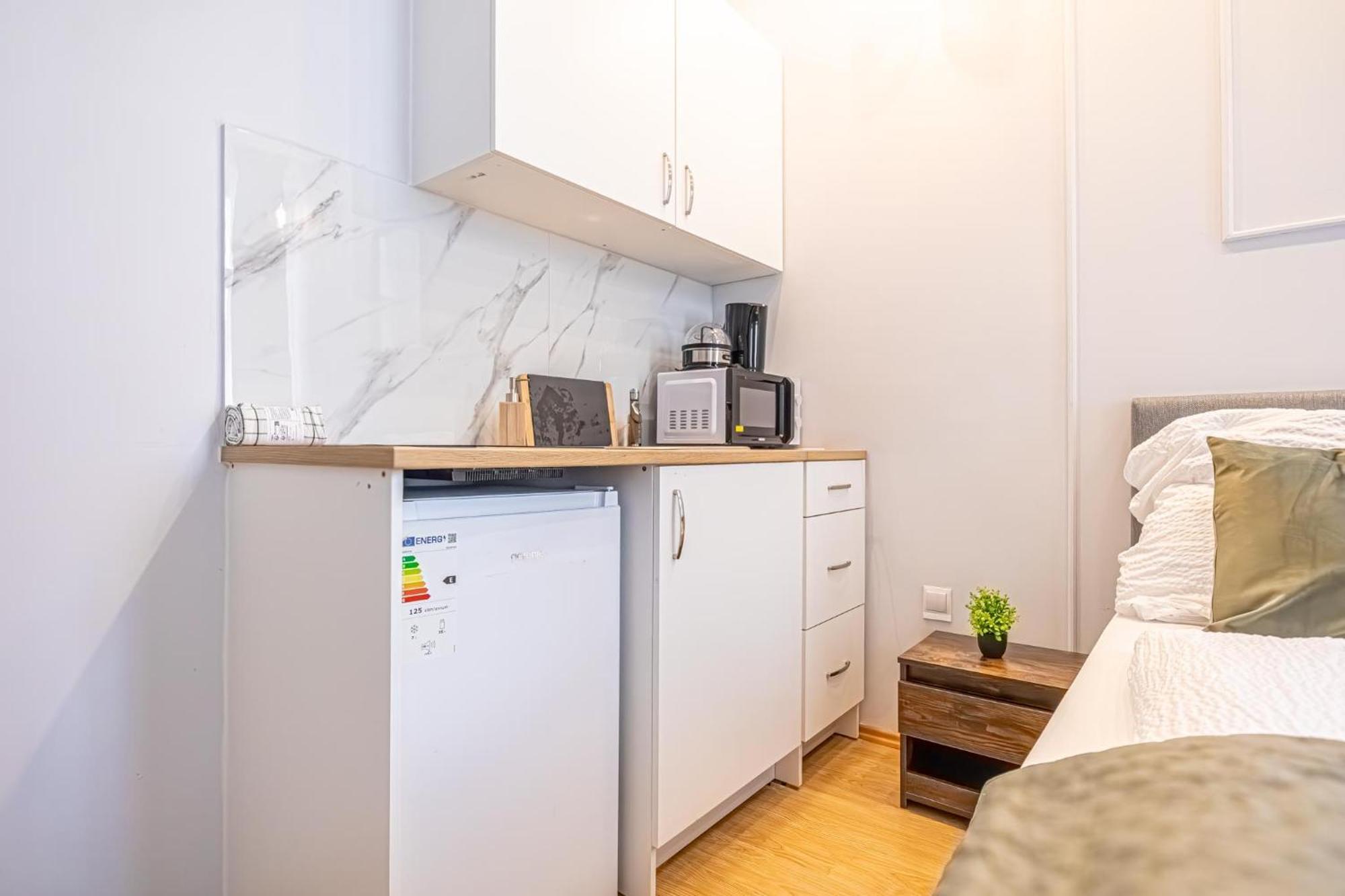 Comfy And Quiet At 12th District In Apartment Wien